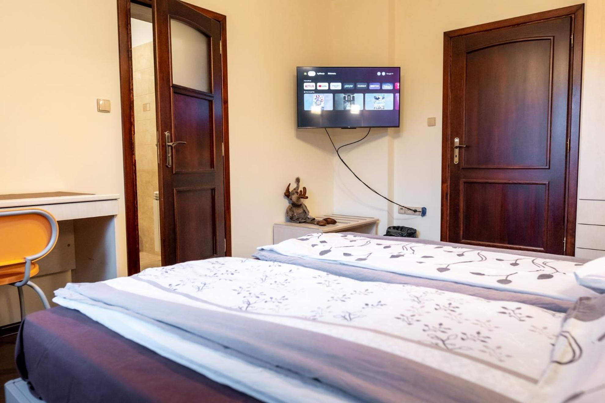 Gosciniec Stara Szkola Hotel Haluszowa ภายนอก รูปภาพ