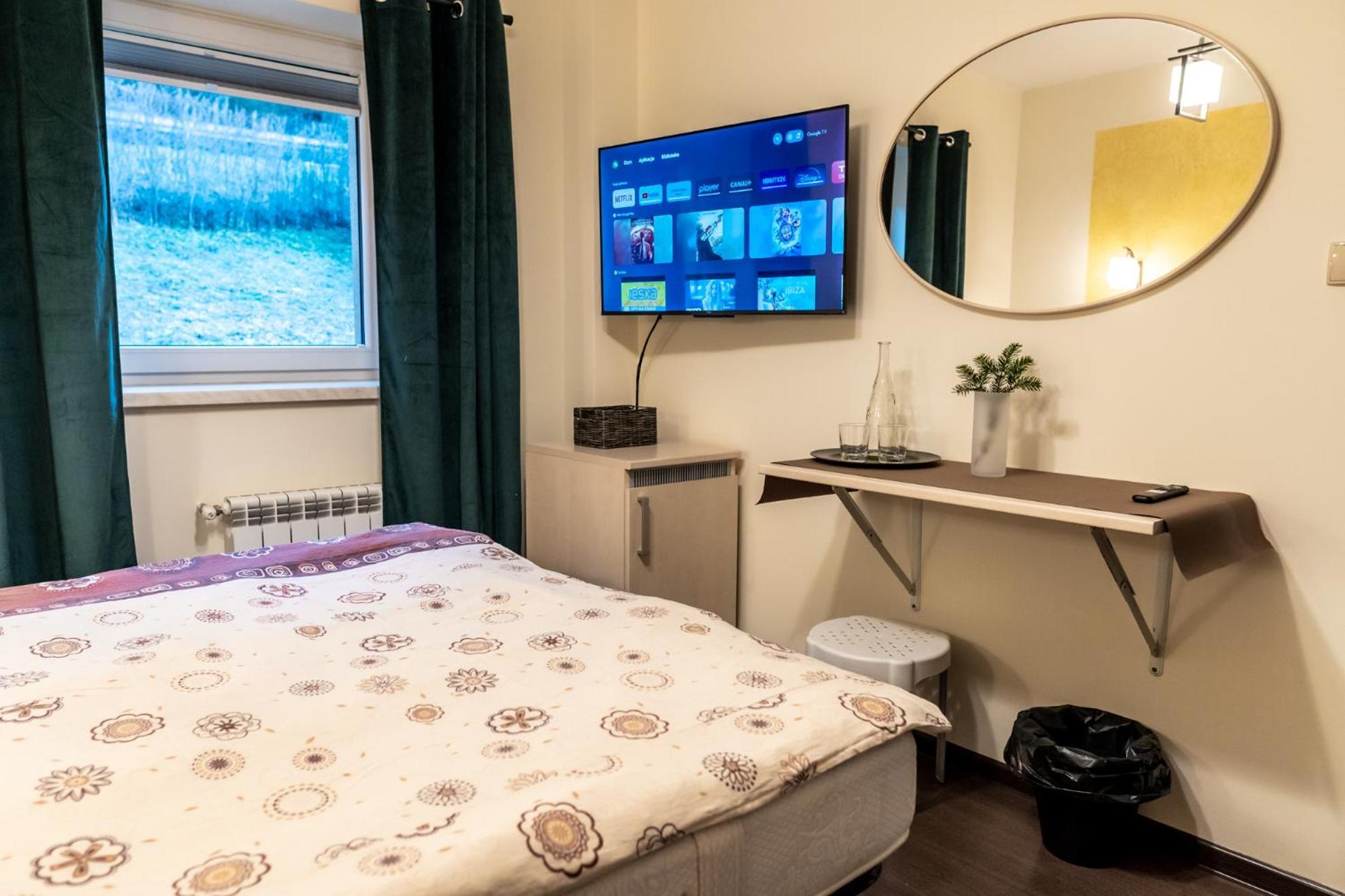 Gosciniec Stara Szkola Hotel Haluszowa ภายนอก รูปภาพ